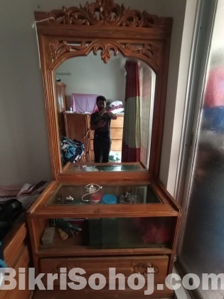 dressing table